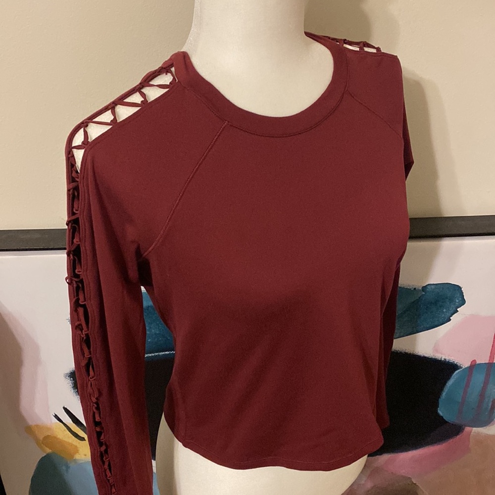 ALO | Black Cherry High Line Long Sleeve Top - Picture 3 of 6
